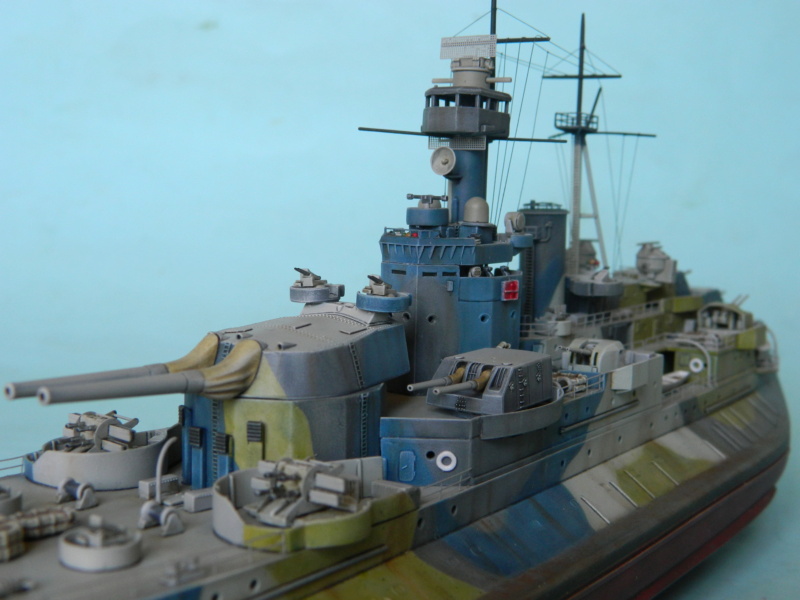 HMS Abercrombie Monitor. 1/350Trumpeter. Fini. 4425