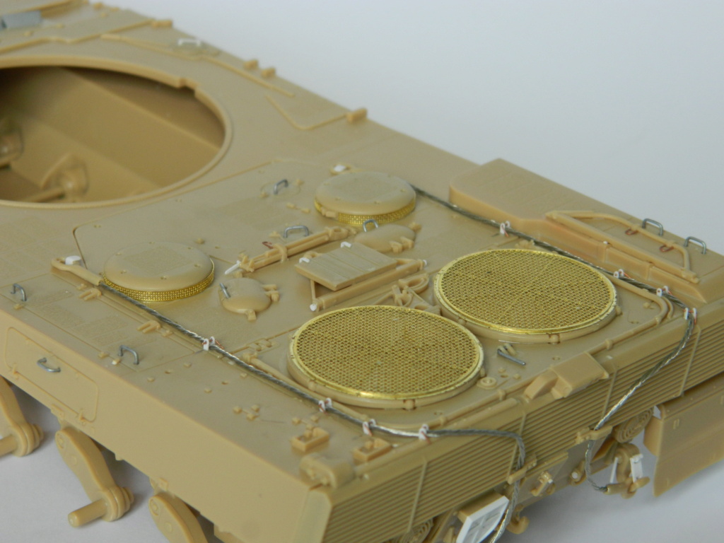  LEOPARD 2 A7+.Meng 1/35. Fini . 549