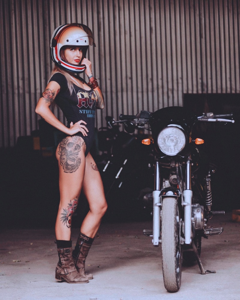 Babes & Bikes - Page 14 11635510