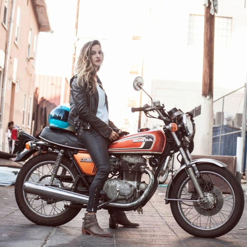 Babes & Bikes - Page 23 11908110