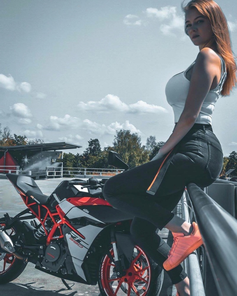 Babes & Bikes - Page 23 11916610