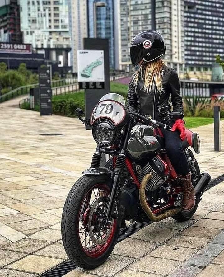 Babes & Bikes - Page 23 15738910