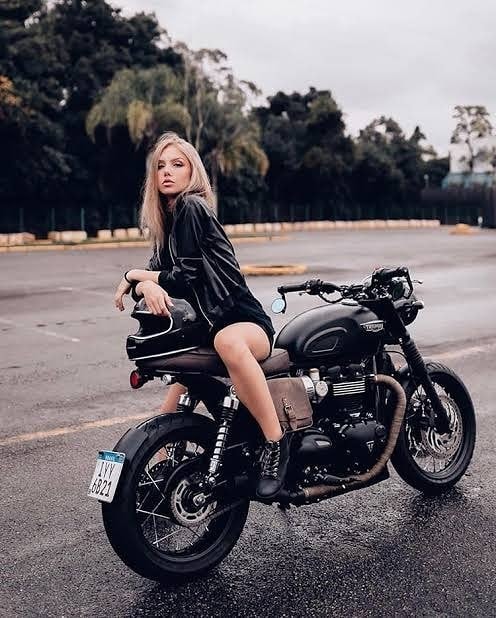 Babes & Bikes - Page 25 16089410