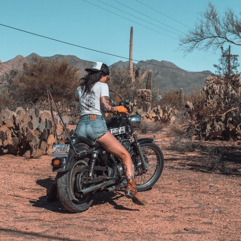 Babes & Bikes - Page 3 16358810