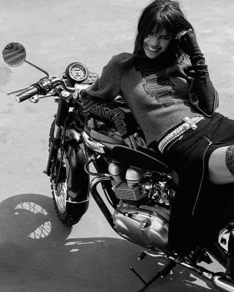 Babes & Bikes - Page 3 16375910