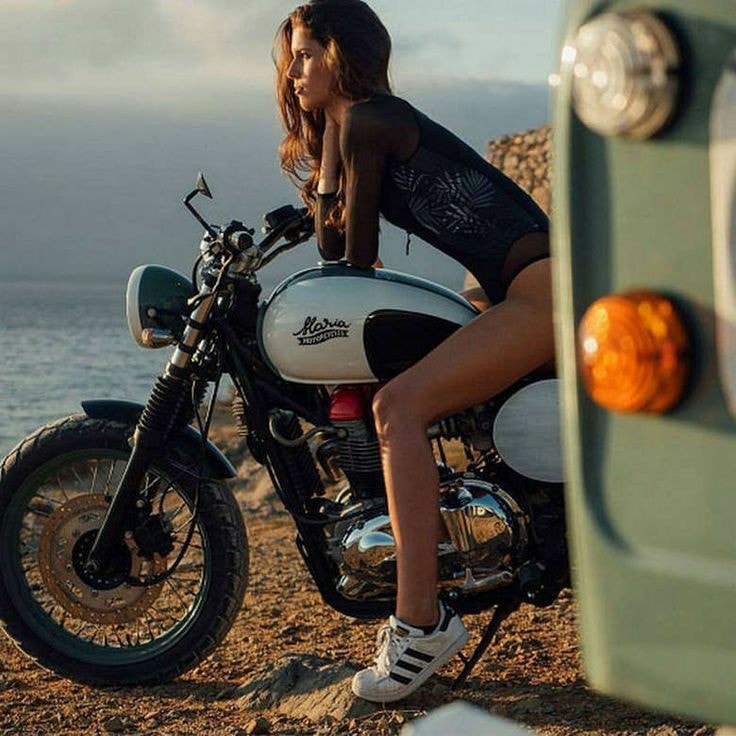 Babes & Bikes - Page 14 18634810