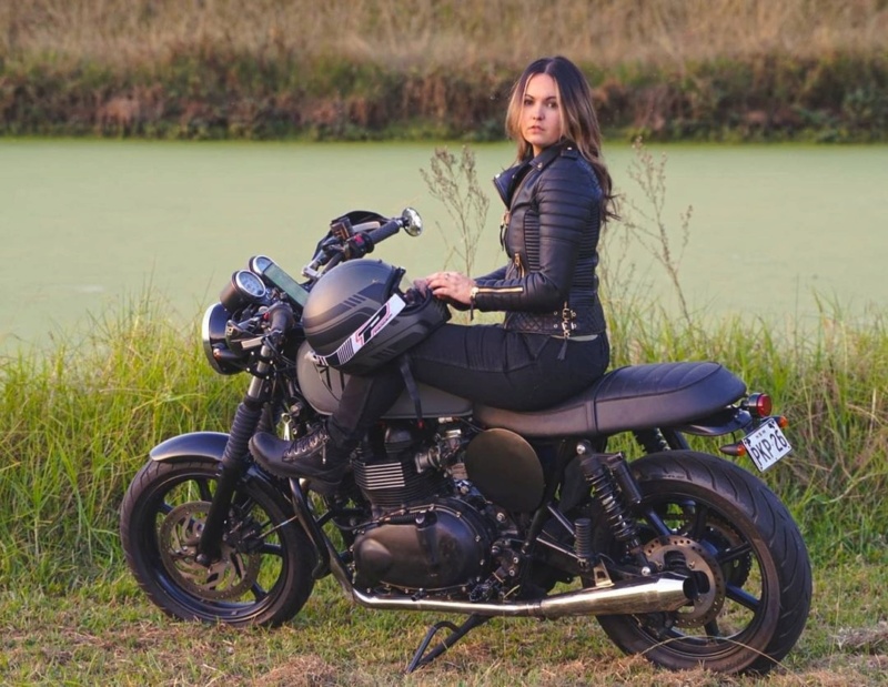 Babes & Bikes - Page 25 21362810