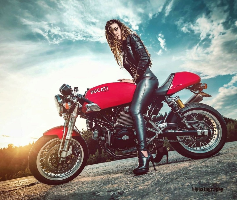Babes & Bikes - Page 14 24397810