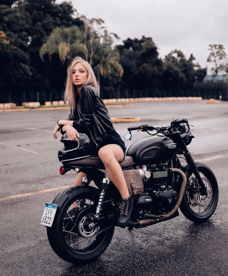 Babes & Bikes - Page 14 24445610