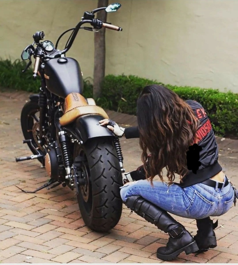 Babes & Bikes - Page 14 24475410