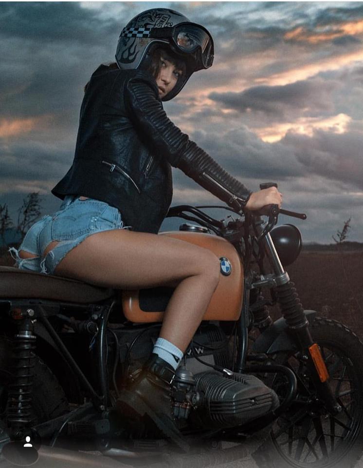 Babes & Bikes - Page 3 49023110
