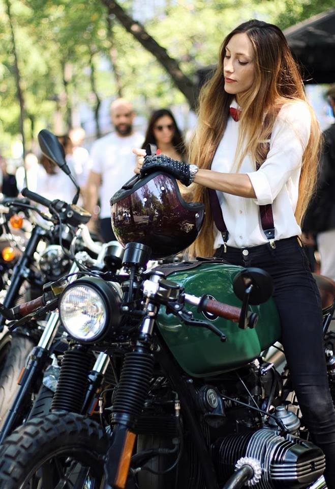 Babes & Bikes - Page 7 50000010