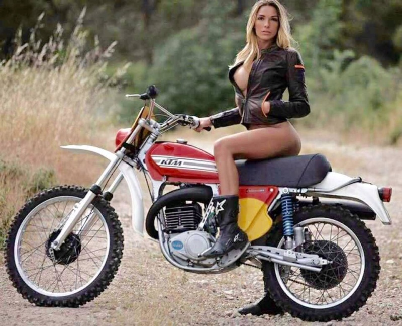 Babes & Bikes - Page 20 54155010