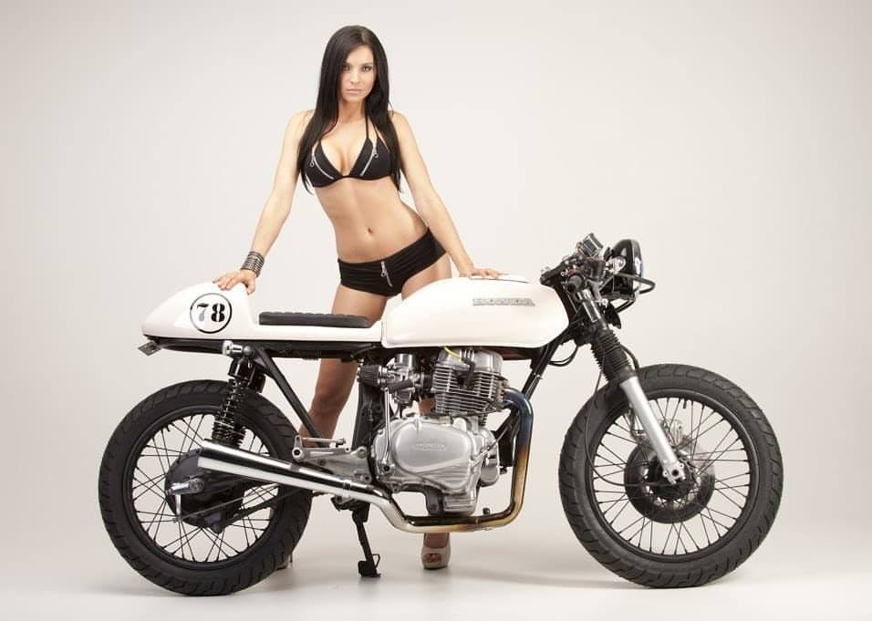 Babes & Bikes - Page 13 69077110