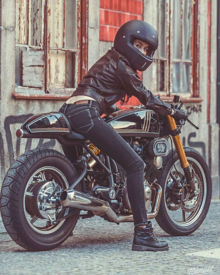Babes & Bikes - Page 15 70290210