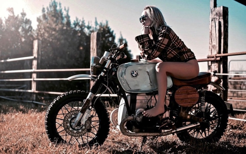 Babes & Bikes - Page 16 70436510