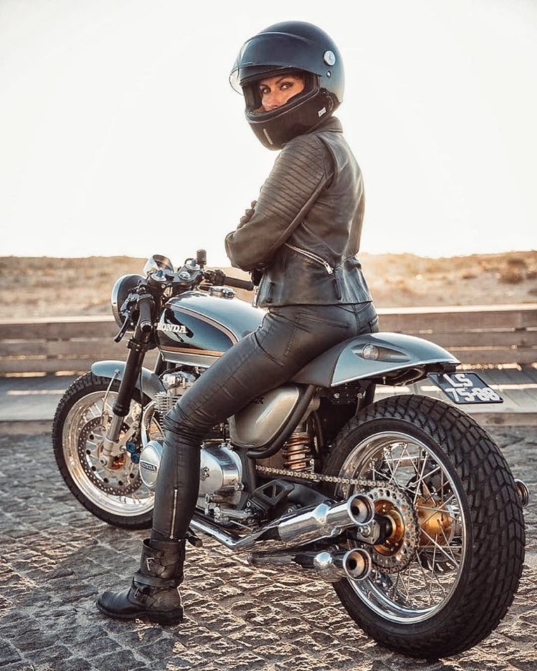 Babes & Bikes - Page 16 70774110