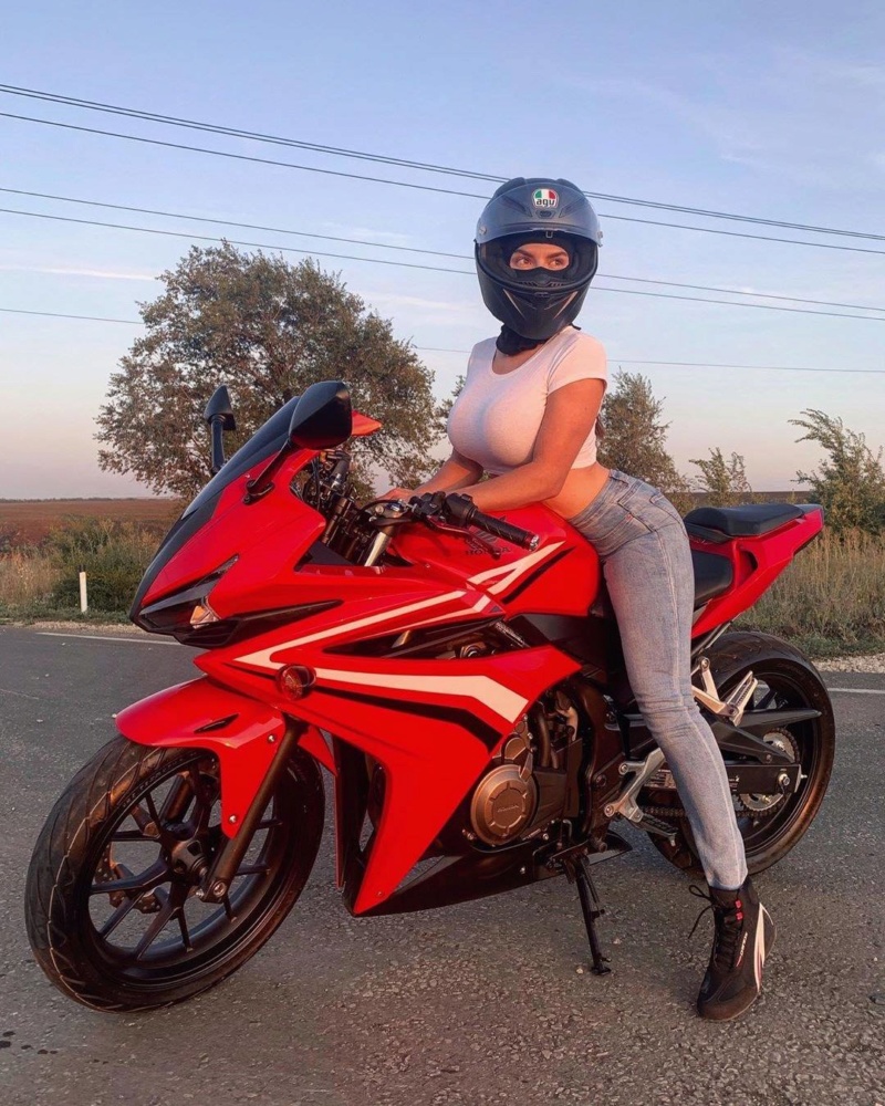 Babes & Bikes - Page 3 71912910