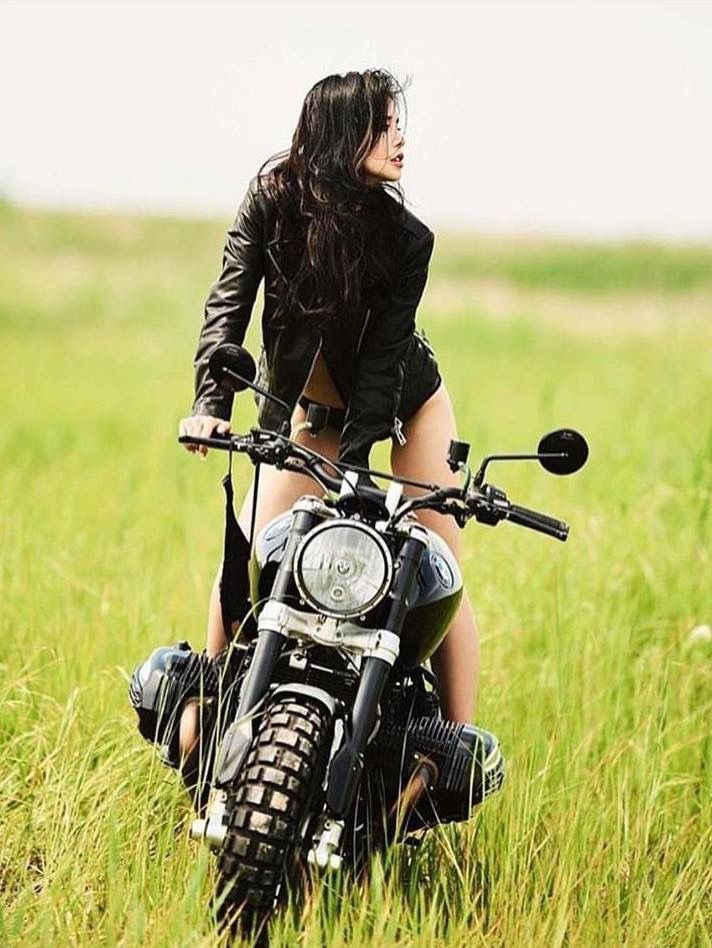 Babes & Bikes - Page 4 89784610