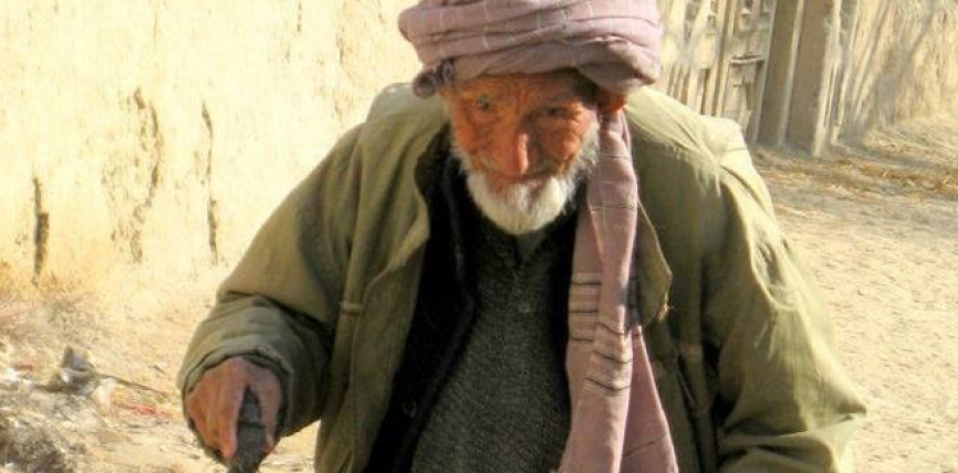 (Tregime Islame) Tregim pikëllues për gjyshin  Gjyshi10