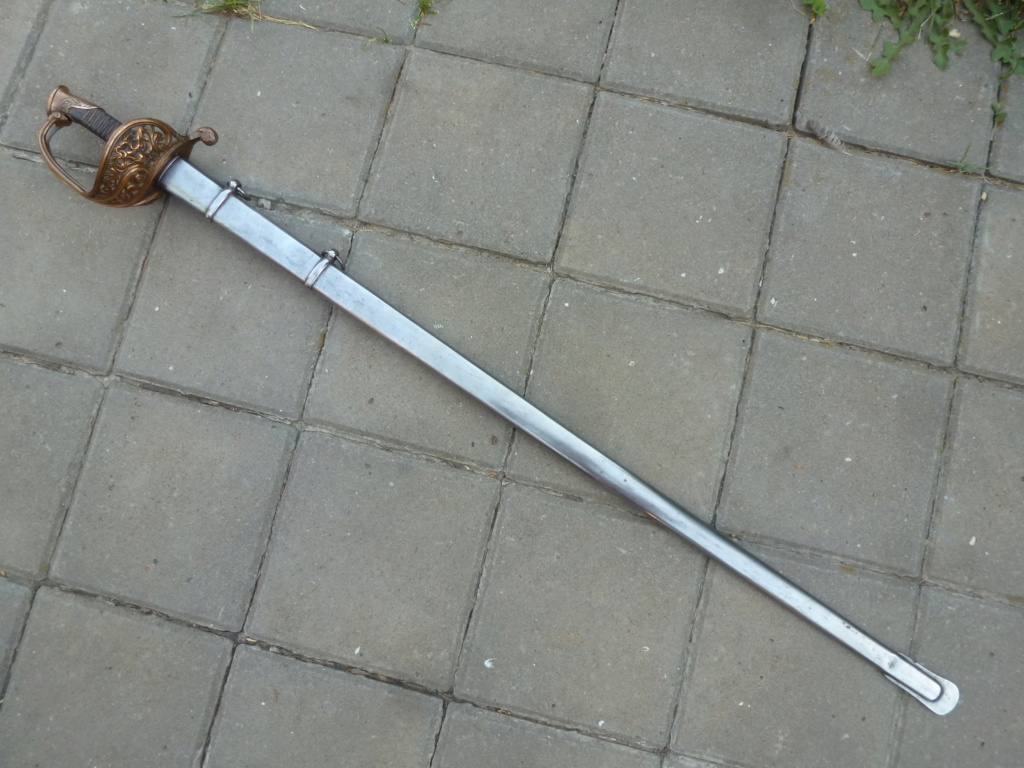 Le sabre est de fabrication belge. P1420110