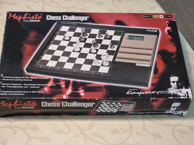 Mephisto from Saitek : Chess Challenger 32 MHz / 10 MHz  Mephis82
