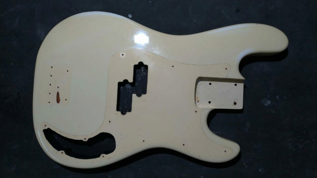 Reforma de Precision Bass feita pela IS Luteria de Curitiba A110