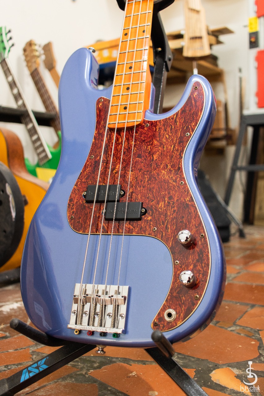 Reforma de Precision Bass feita pela IS Luteria de Curitiba B110