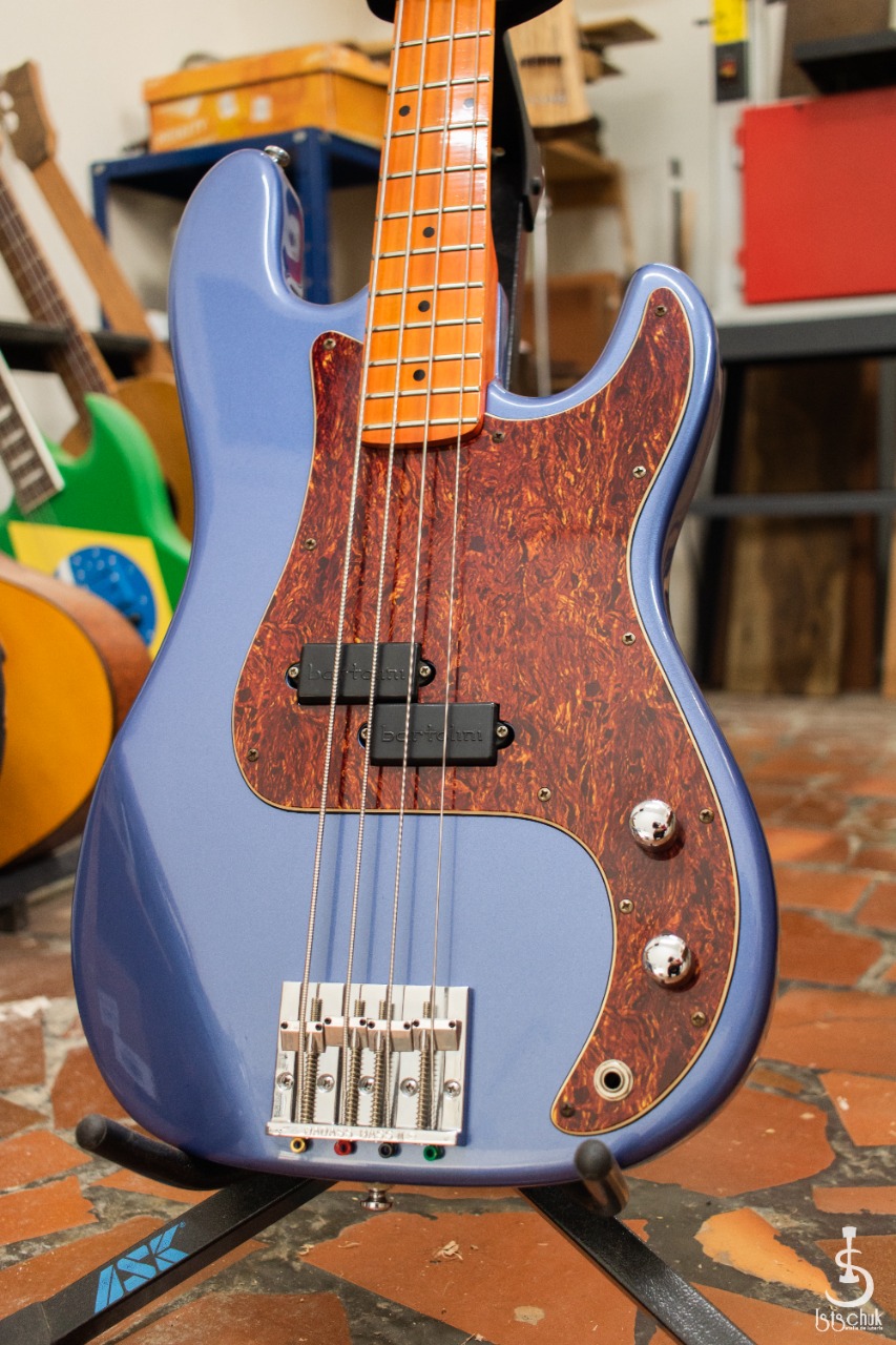 Reforma de Precision Bass feita pela IS Luteria de Curitiba   B210