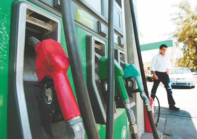 Οικονόμου: Επιδότηση με διευρυμένα εισοδηματικά κριτήρια για τα καύσιμα  Benzin10