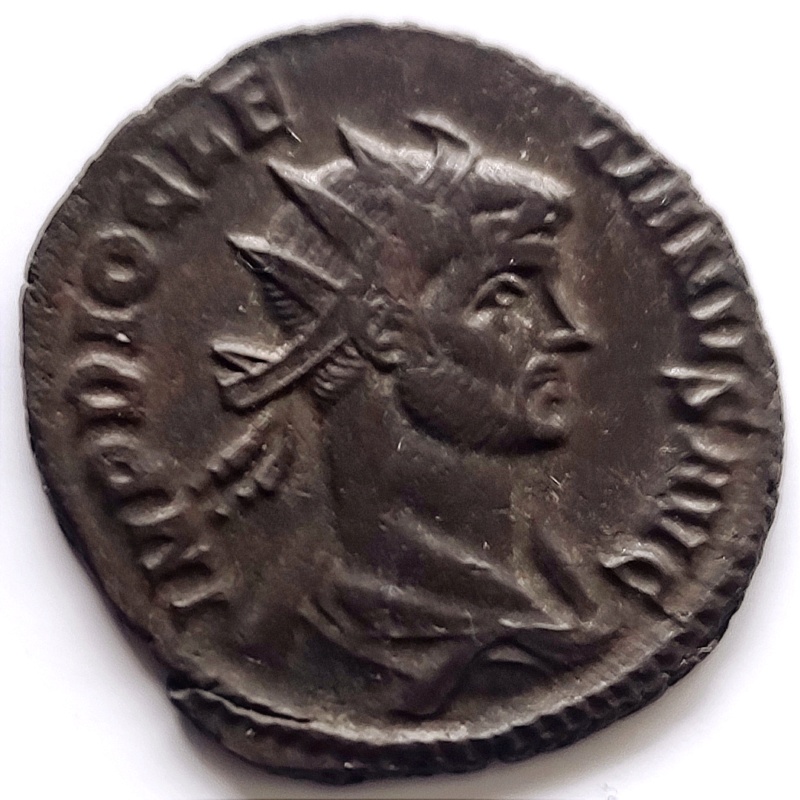 Aureliano de Diocleciano. IOVI CON-SERVAT AVGG. Júpiter y águila. Roma Img_2010
