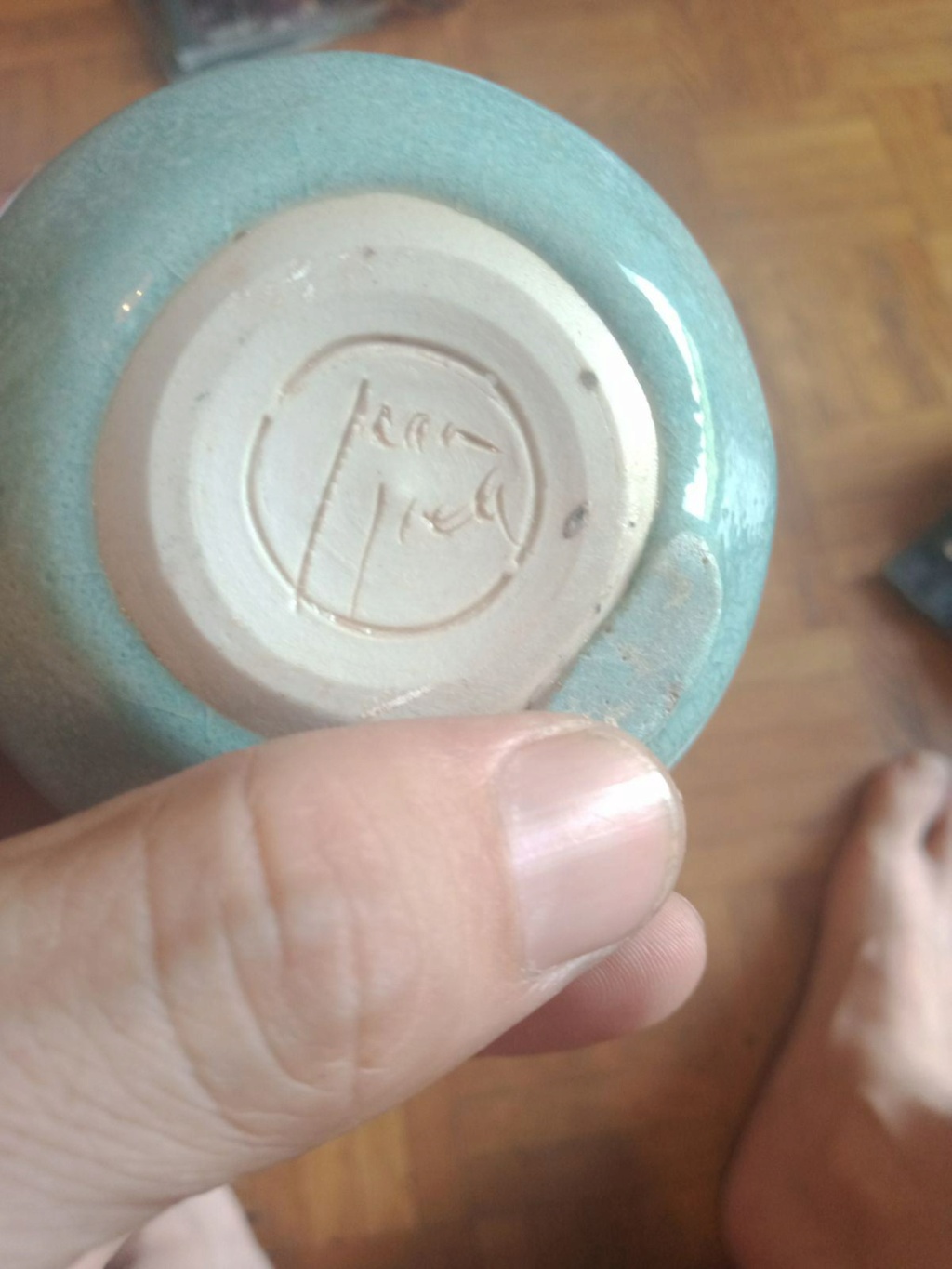 Vase boule signature à identifier Img_2012