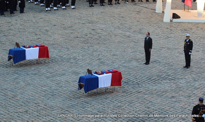 SANGARIS reportage hommage nationale INVALIDES parachutistes morts RCA en présence du Président de la République François Hollande Img_9028