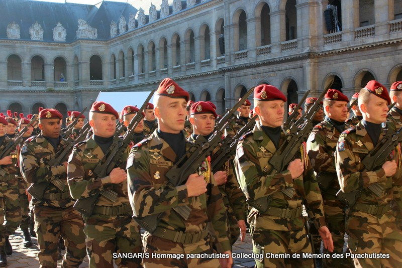 SANGARIS reportage hommage nationale INVALIDES parachutistes morts RCA en présence du Président de la République François Hollande Img_9035