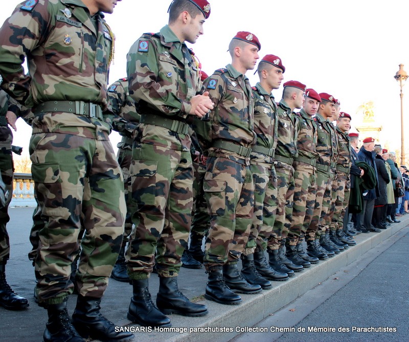 SANGARIS reportage hommage parisien Pont AlexandreIII parachutistes morts au champ d'honneur RCA Img_9821