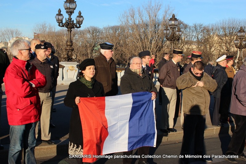 SANGARIS reportage hommage parisien Pont AlexandreIII parachutistes morts au champ d'honneur RCA Img_9826