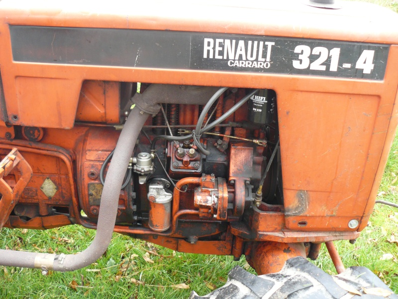 Tracteur Renault Carraro 321-4 P1070417