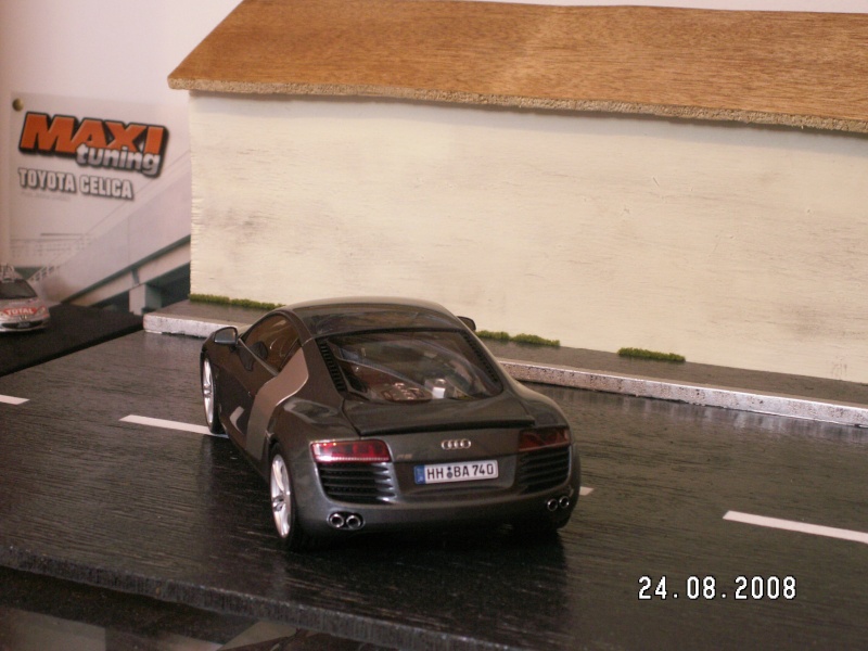 MON AUDI R8 KYOSHO Pict0026