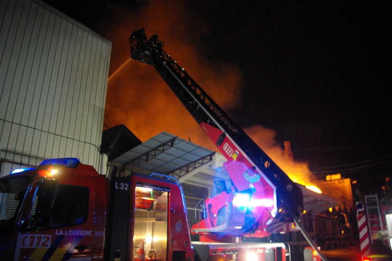 Manage : important feu d'usine (10/10/2013 + photos) Imgp9714