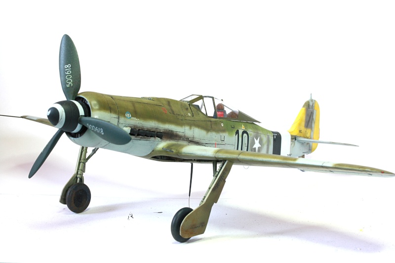 Fw 190D-9 - "10 noir" ; JG 26 Img_4012