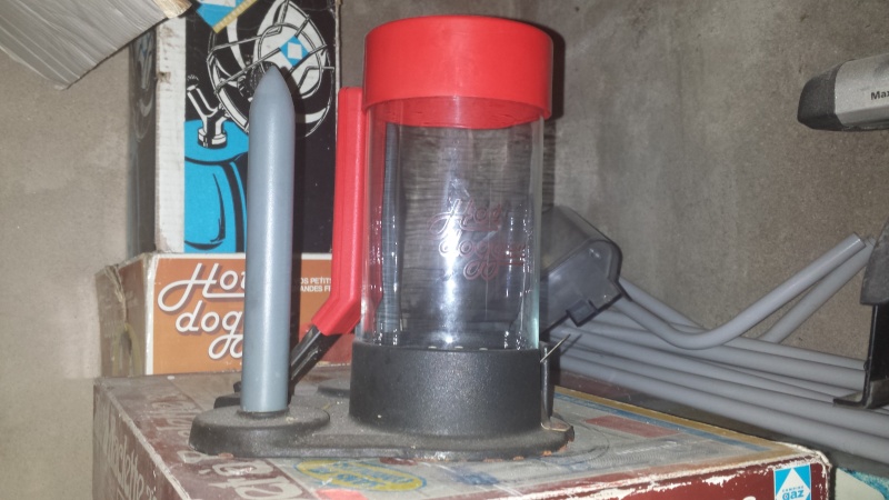 plusieurs bricoles : cramer, hot dogger camping gaz.... 20140510