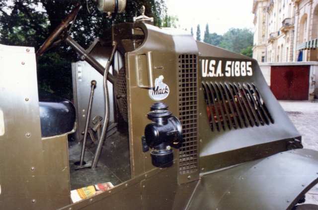 Mack AC Bulldog Mac4310