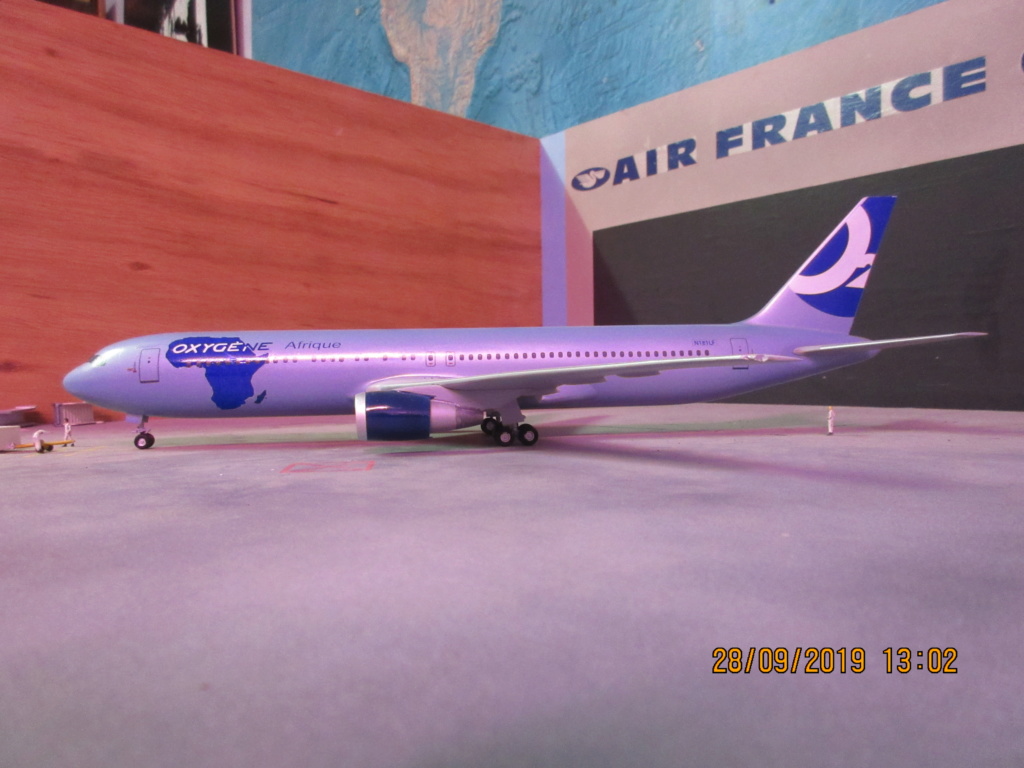 B 767-319ER OXYGENE AFRIQUE ZVEZDA F-RSIN 1/144 compagnies aériennes françaises d'hier et d'aujourd'hui pn71 Img_0910