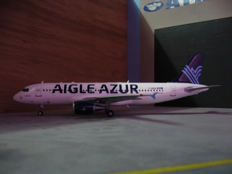A320-214 AIGLE AZUR REVELL F-RSIN 1/144 Compagnies aériennes françaises d'hier et d'aujourd'hui pn51 P1080026