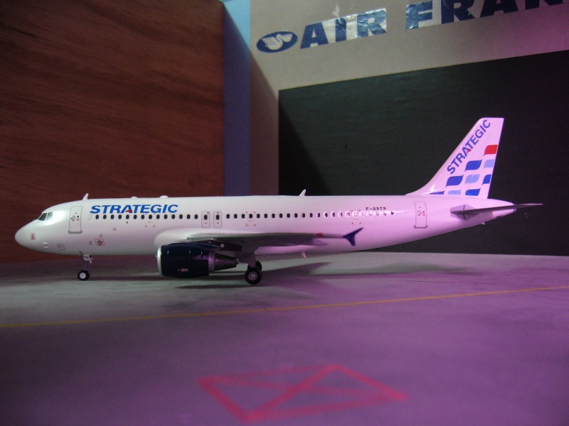 AIRBUS A320-211 STRATEGIC REVELL DACO F-RSIN 1/144 compagnies aériennes françaises d'hier et d'aujourd'hui pn52 P1080027
