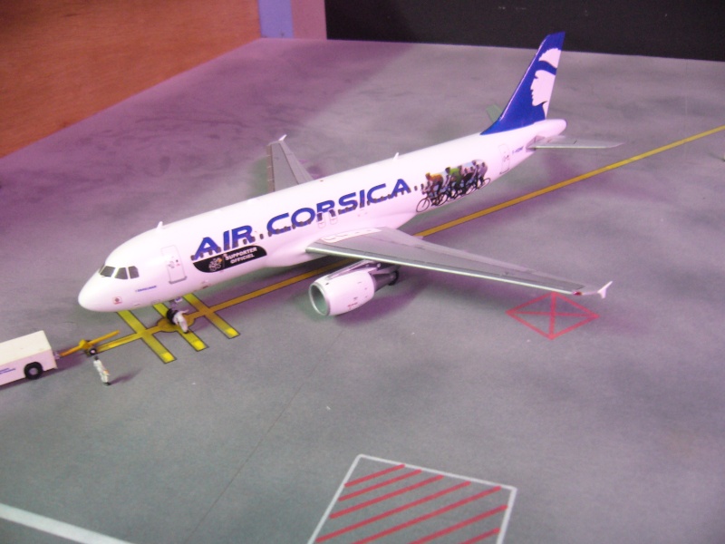AIRBUS A320-214 AIR CORSICA REVELL F-RSIN 1/144  compagnies aériennes françaises d'hier et d'aujourd'hui pn54 P1080312