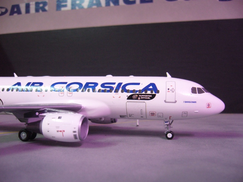 AIRBUS A320-214 AIR CORSICA REVELL F-RSIN 1/144  compagnies aériennes françaises d'hier et d'aujourd'hui pn54 P1080320