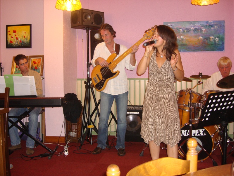 Valérie SOARES et ses musiciens le 28/08 à la PIZZA GOGO Dsc08210