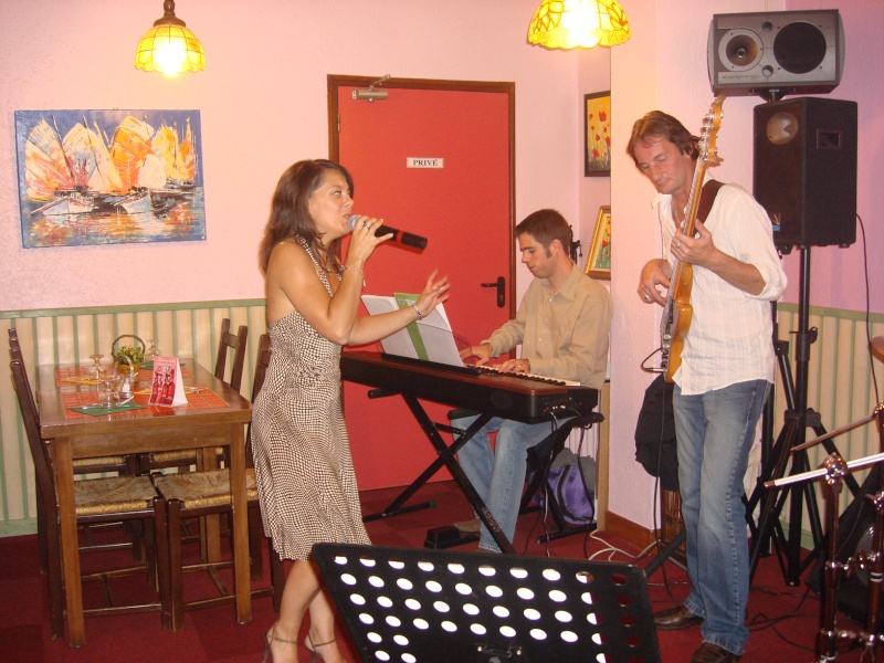Valérie SOARES et ses musiciens le 28/08 à la PIZZA GOGO Dsc08219