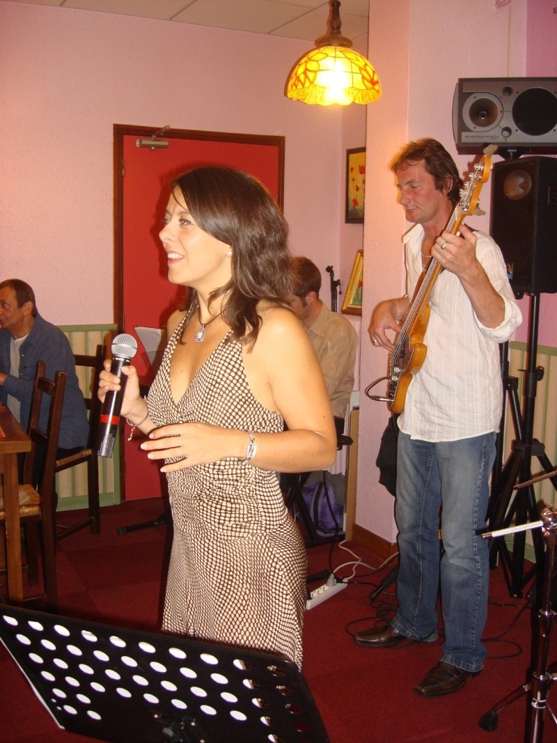 Valérie SOARES et ses musiciens le 28/08 à la PIZZA GOGO Dsc08223